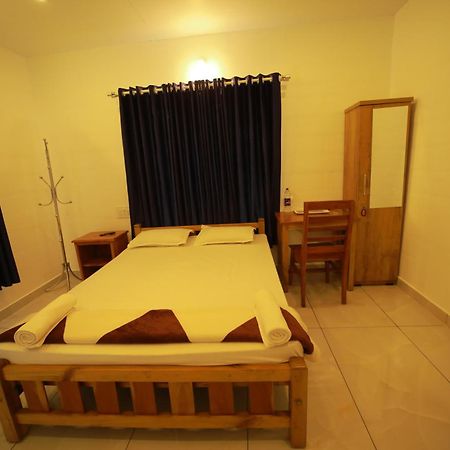Prakruthi Residency Munroeisland Apartment Mundrothuruth ภายนอก รูปภาพ