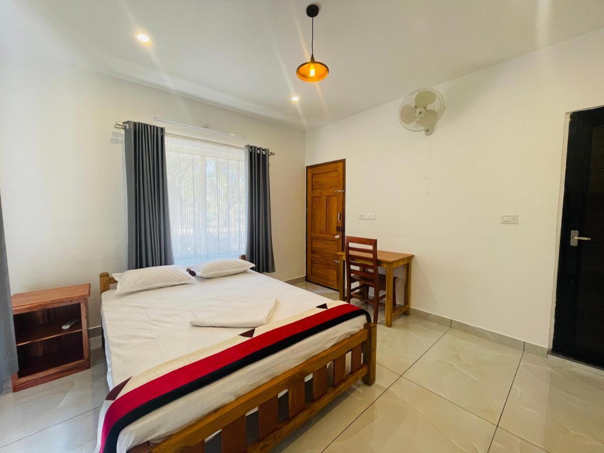Prakruthi Residency Munroeisland Apartment Mundrothuruth ภายนอก รูปภาพ