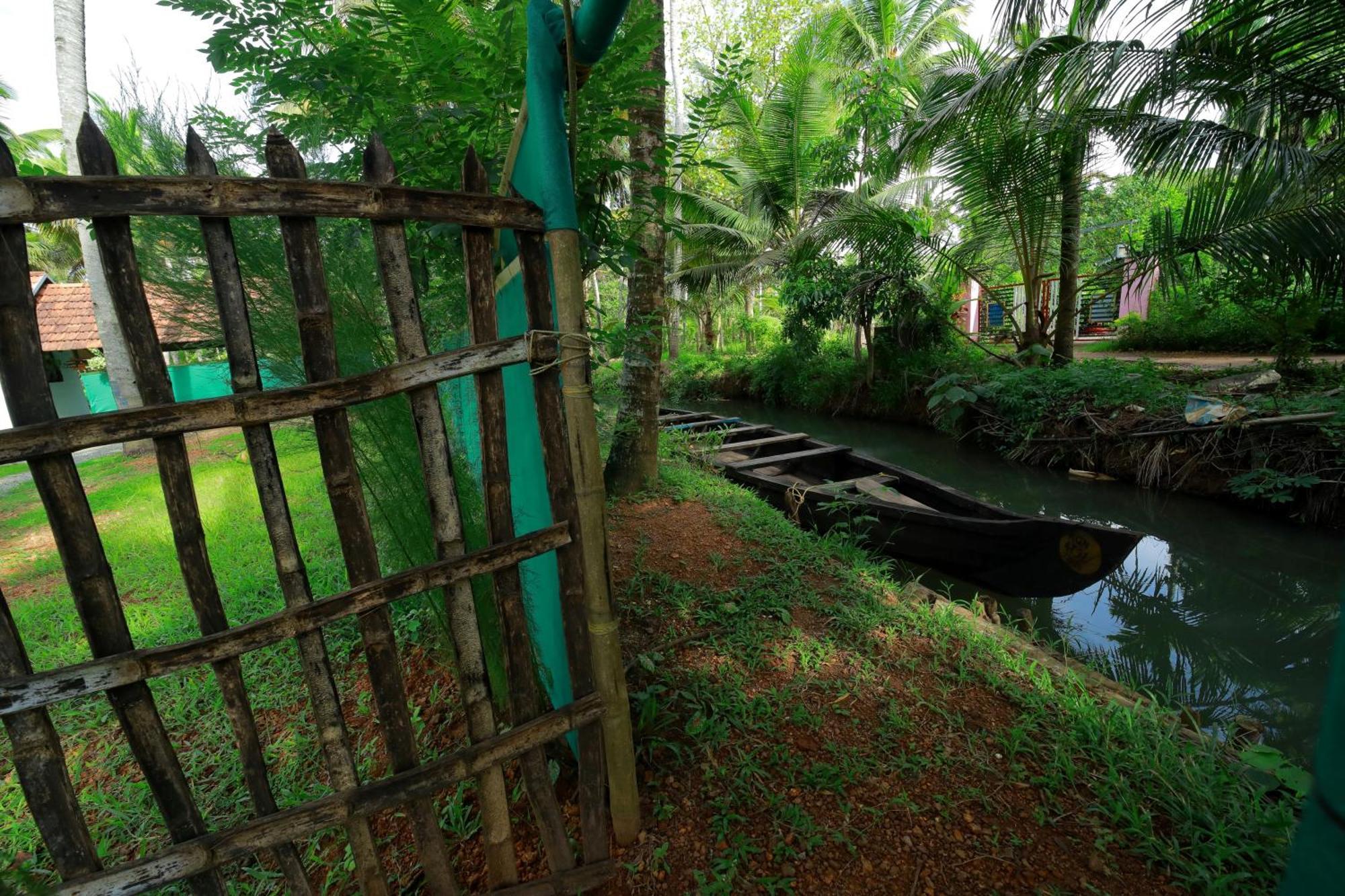 Prakruthi Residency Munroeisland Apartment Mundrothuruth ภายนอก รูปภาพ
