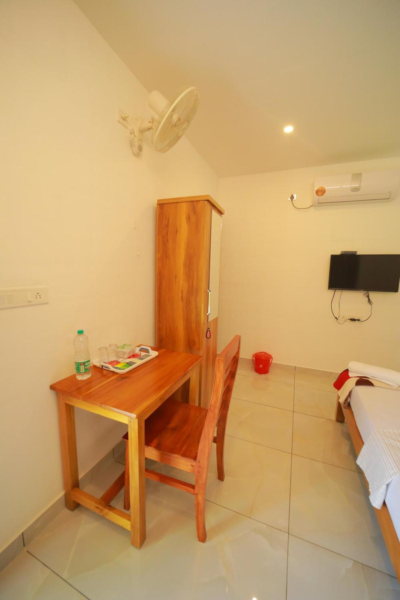 Prakruthi Residency Munroeisland Apartment Mundrothuruth ภายนอก รูปภาพ